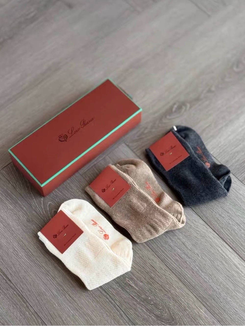 Loro Piana cashmere socks New with tags with original box - Picture 2 of 3